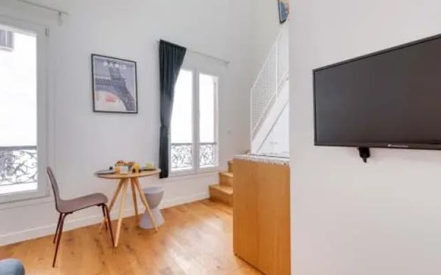 Cute and Bright Studio in a Courtyard-Montmartre(5) - photo 2