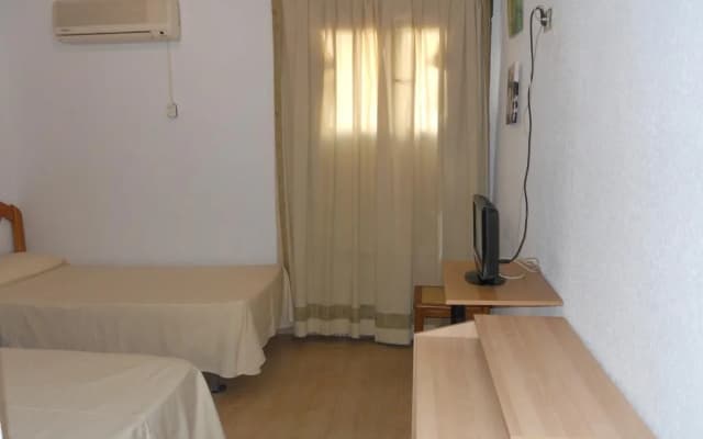 Hostal El Descanso - photo 3