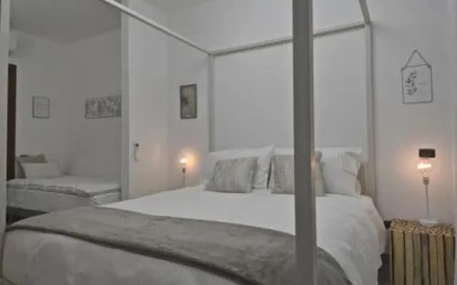 Vatican Luxury 2bd 2ba Apartment - photo 4
