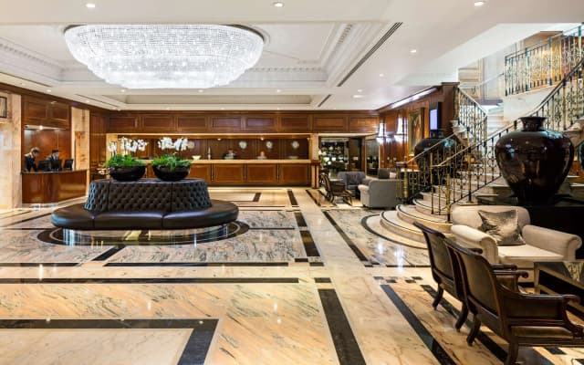 Radisson Blu Hotel, London Heathrow - photo 2