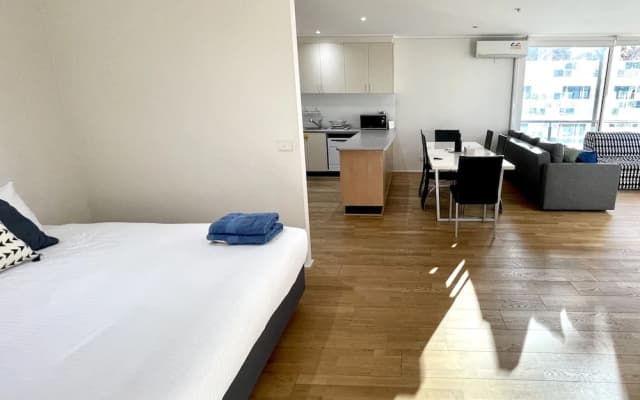 Readyset Apartments at Dockside - photo 4