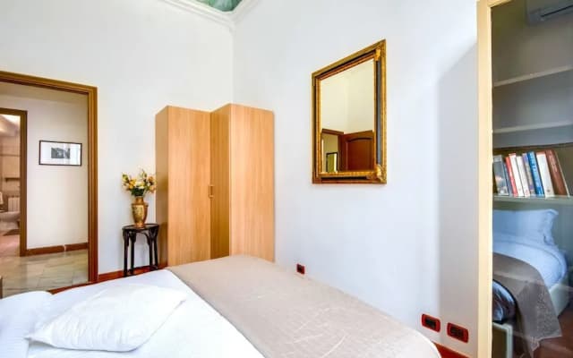 Large and Charming Flat Near Termini - photo 4