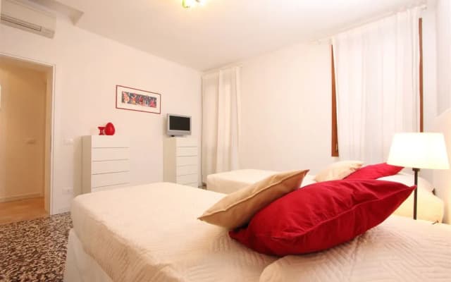 City Apartments - photo 3