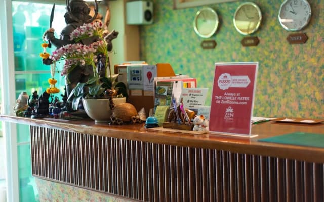 ZEN Rooms Samsen 3 - photo 2