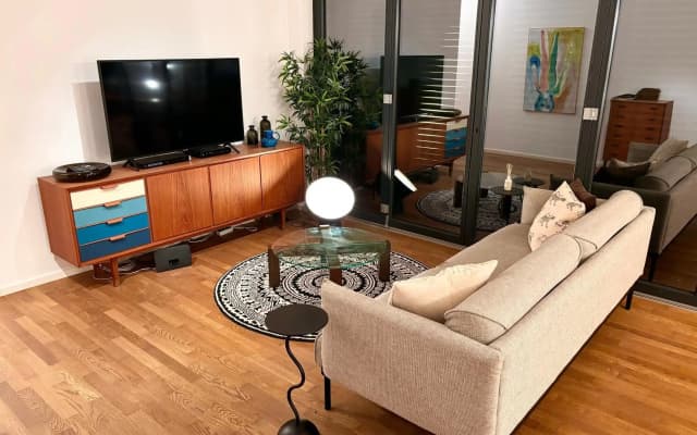 2 Bedroom Mauerpark-Apartment, Berlin Mitte View calendar - photo 4