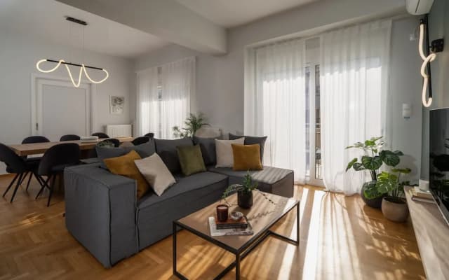Deluxe 4 Bedrooms Apartment in Athens Center - photo 2