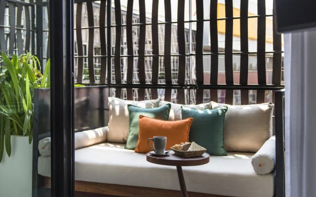 The Aviary Hotel - photo 3