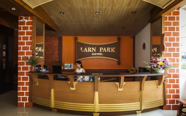 Larn Park Resortel - photo 2