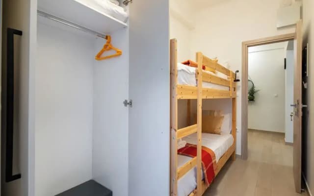 Zappa 2-BR Apt With Terrace in Athens - photo 5