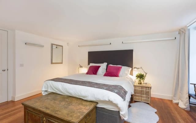 Dundas Apartments - photo 3