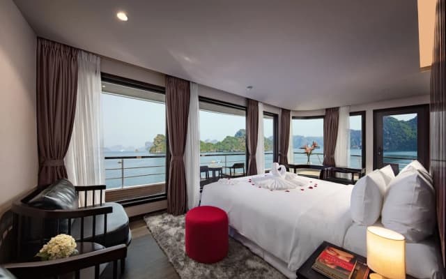 Scarlet Pearl Cruises - photo 2