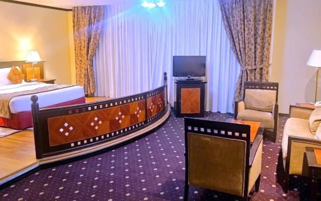 Rolla Suites Hotel - photo 5