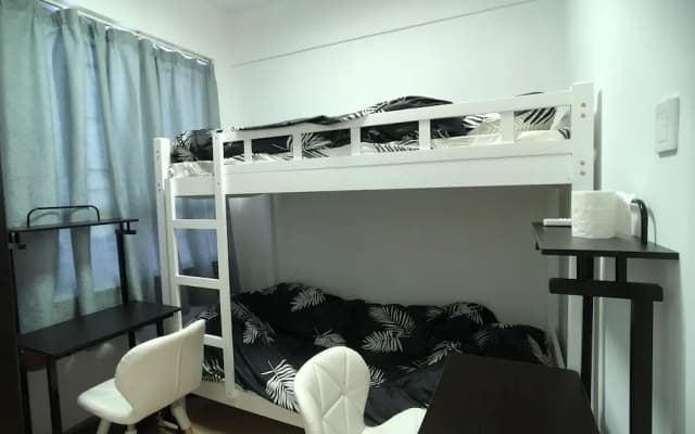 Sunny’s Four Bedrooms Sea View Lock Hart Apartment - photo 2