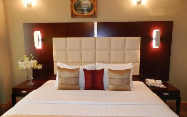 Sun & Sands Seaview Hotel - photo 5