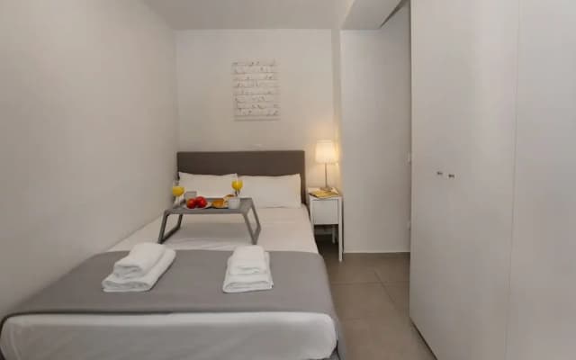 Modern Comfy Aptm Near the Acropolis by GHH - photo 2