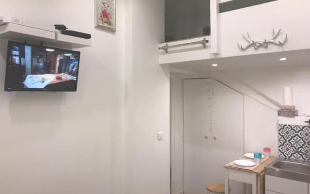 Superb Tiny House in Heart of Paris 1st! - photo 2