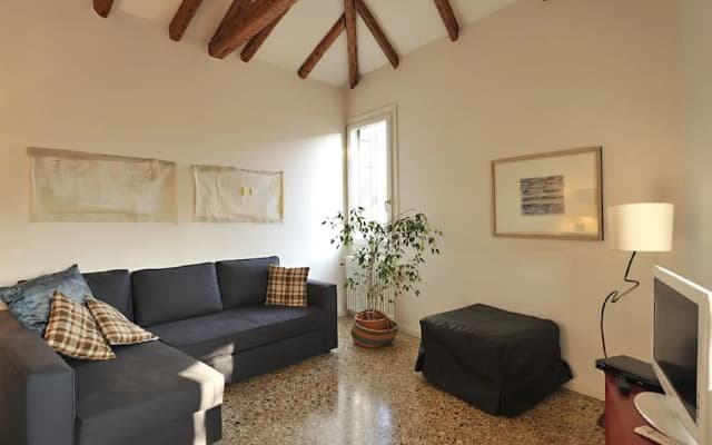 Venice Rialto Apartment With Balcony - photo 5