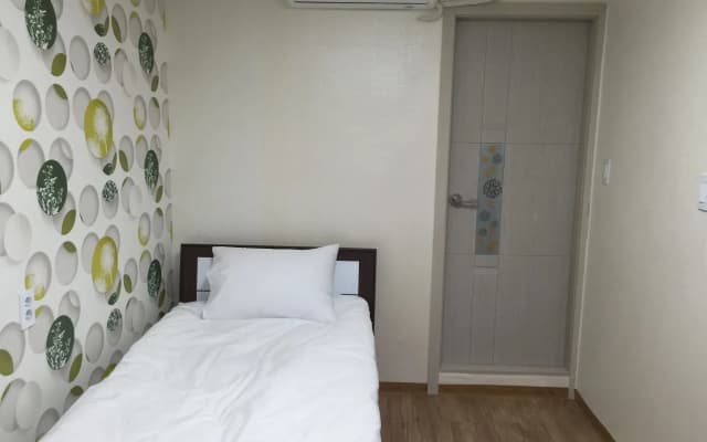 Hamory Guesthouse - photo 5
