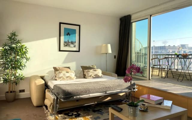 1610B - Stunning studio with Champs Elysées Views! - photo 5