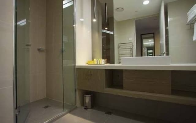 Apartments On Cotham - photo 5