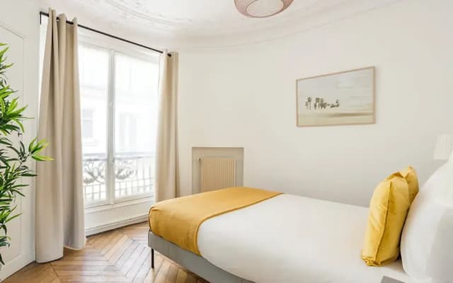 Family Suite Tilsitt Eiffel Tower view - photo 2