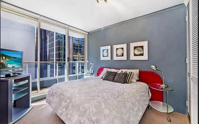 Sydney CBD 2 Bedroom Apartment with Balcony - photo 3