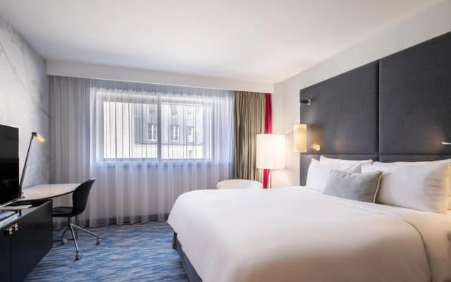 Renaissance Paris Arc de Triomphe Hotel - photo 4