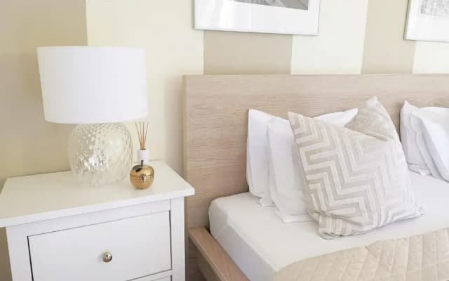 Bellevue Apartment with AC & heating & terrace - photo 4