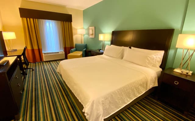 Holiday Inn Express & Suites Orlando East - UCF Area by IHG - photo 4