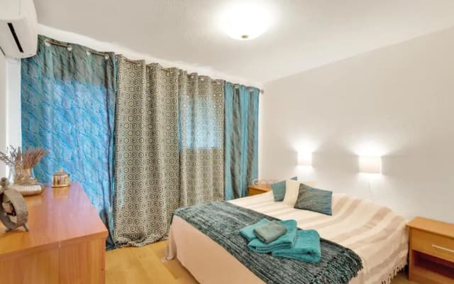 La Prom - a two bedroom apartment with a sea view - photo 2