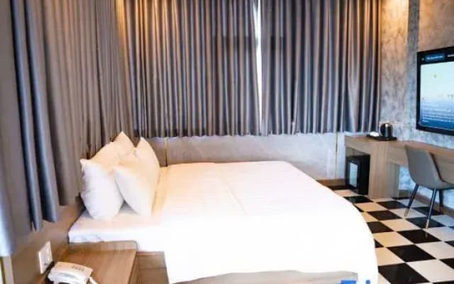 LUXURY Hotel Pham Van Dong - photo 4