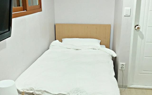 Chris Hostel - photo 4