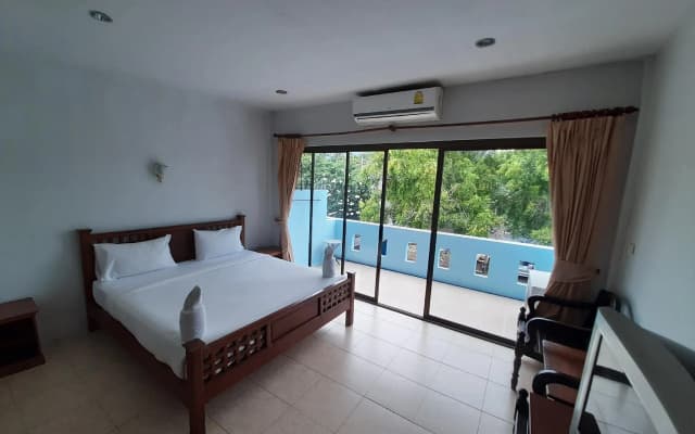 Holiday Guesthouse - photo 3