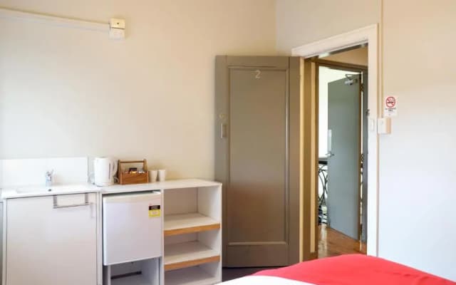 Tates Hotel Windsor - photo 4