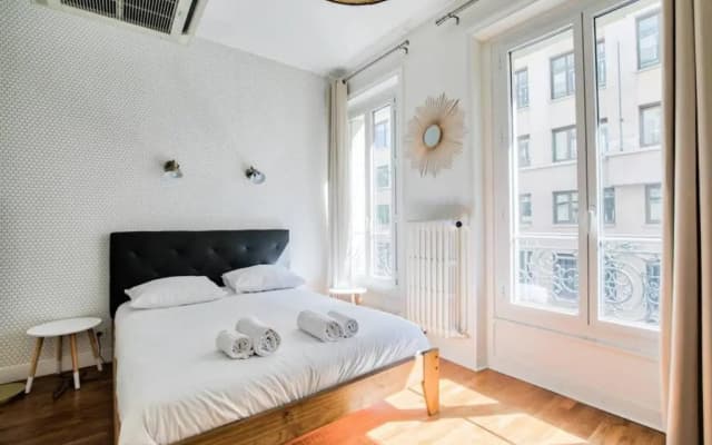 Appartement Lumineux proche de Saint-Lazare - 8P - photo 5