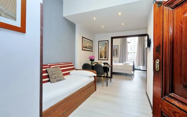 Cavour Square Apartment - photo 3