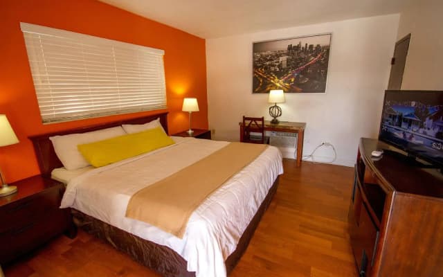 Travelodge by Wyndham Miami Biscayne Bay - photo 4