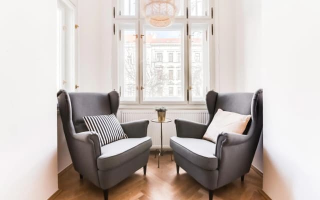 Trendy Local Apartment - photo 5