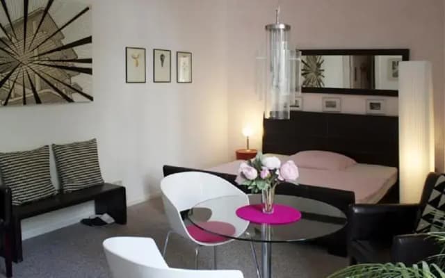 Ber.Ho. Apartments Kollwitzplatz - photo 2