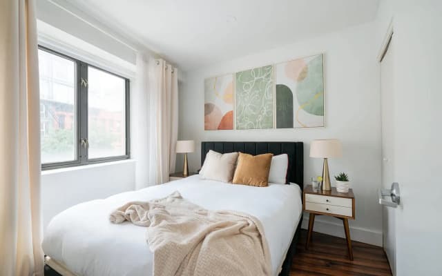 809-3a 1BR Columbus Circle Elevator W D - photo 2