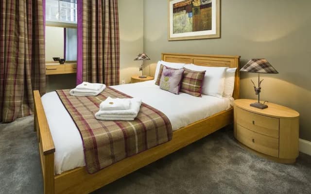 Nicolson Apartments - photo 3