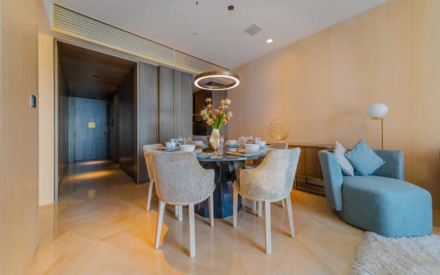 DXB - Five - 40902 - PJ - photo 5