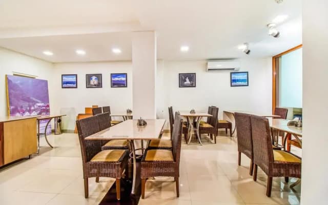 Divine Inn by OYO - photo 3
