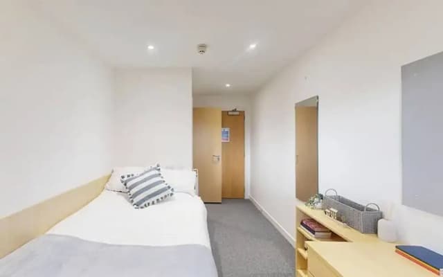 Student Only Ensuite Plus Edinburgh - photo 5