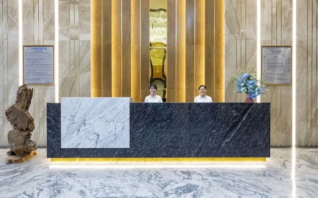 Miracle Luxury Hotel - photo 2