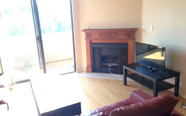 Strathmore Apartments - photo 2