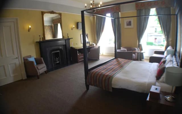 The Salisbury Hotel - photo 2