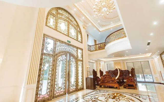 Dragon Legend Hotel - photo 2