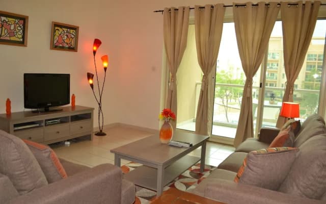 (Nickname Oasis) Spacious 1BR Apt. w/ terrace and pool view - photo 2
