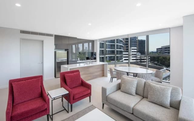 Meriton Suites Carter Street - photo 5